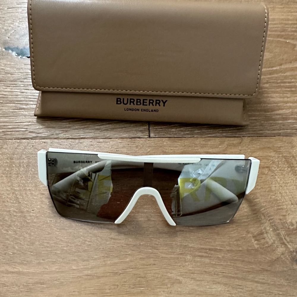 Burberry Sunglasses BE4291